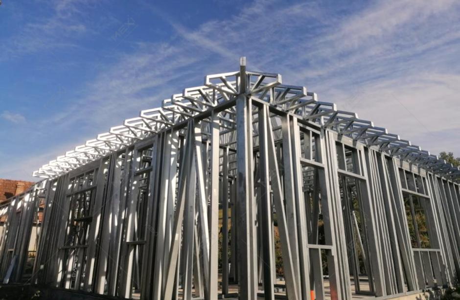 Montaj structură metalică la Casa pe structura metalica - Gadalin